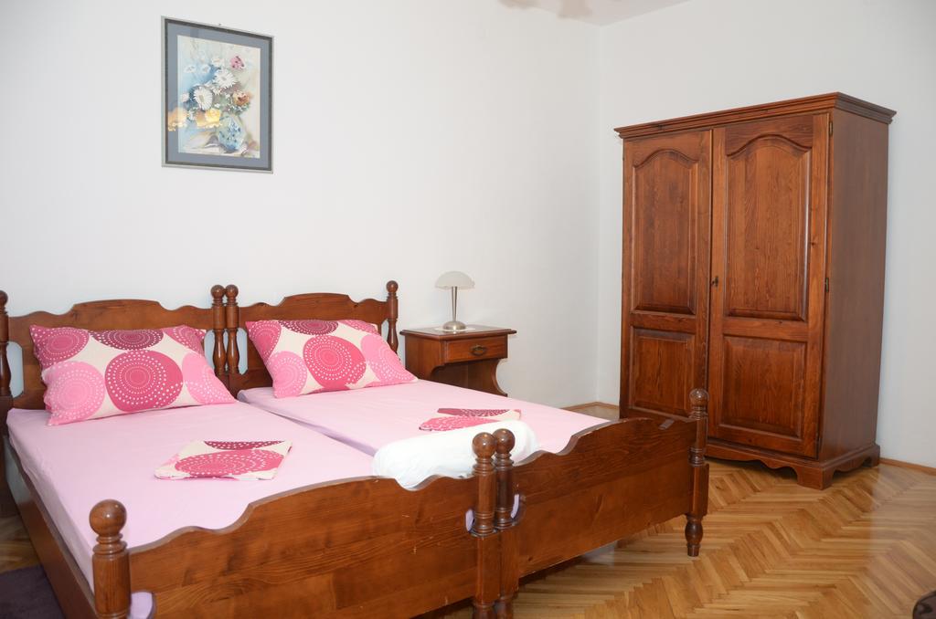 Apartments Nikola Senj  Exterior foto